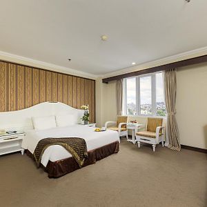 Deluxe Double or Twin Room City View